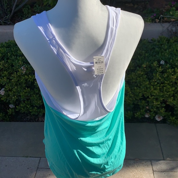 🌺V.S. PINK Workout Tank - Picture 2 of 4